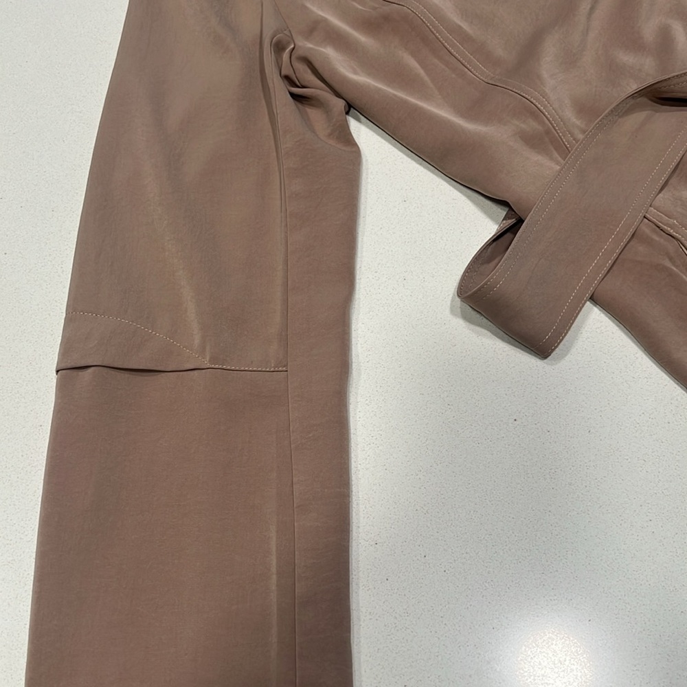 Light Weight Trench from Modern Citizen with crepe-like fabric - Picture 4 of 9